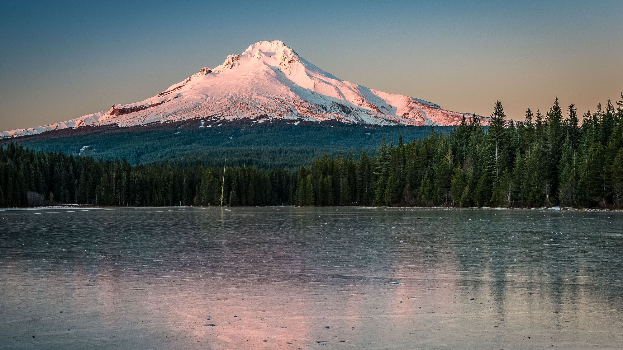 Time-lapse: Mount Hood sunset over Trillium Lake